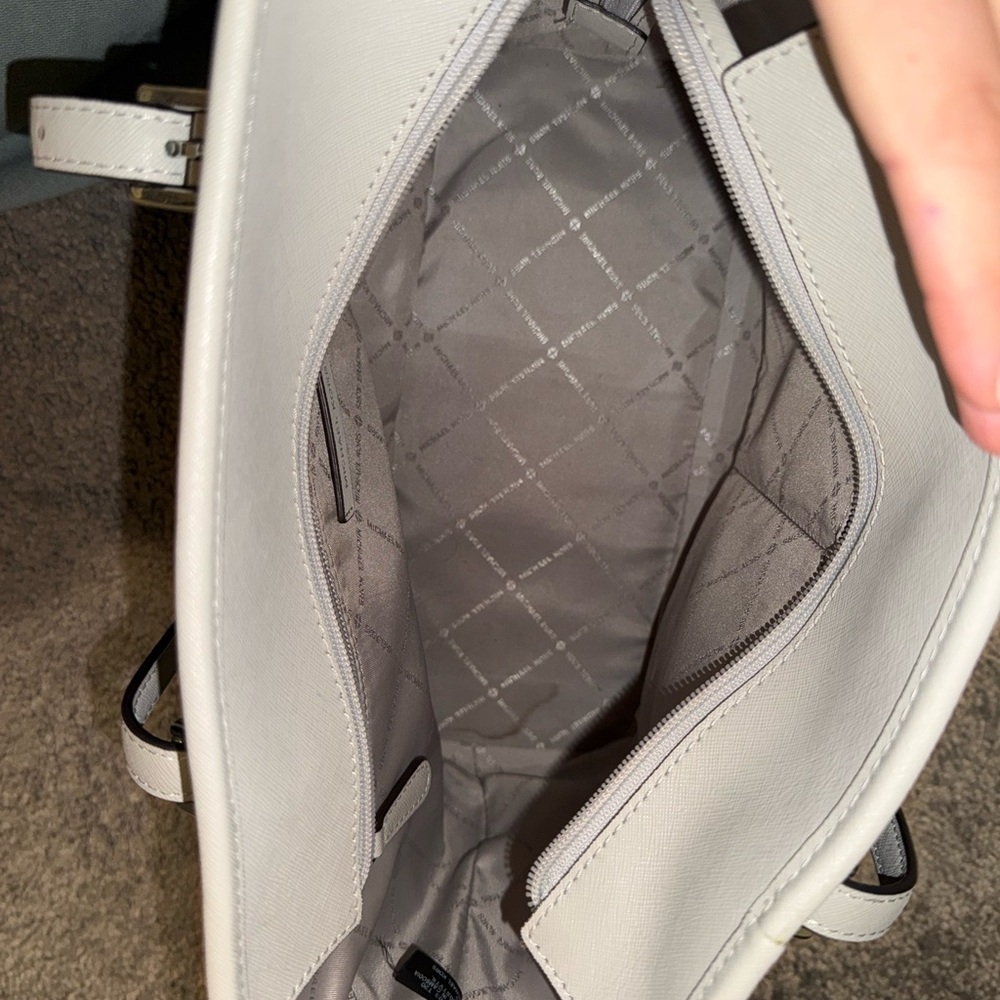 Michael Kors Cream Tote Bag - Picture 4 of 5